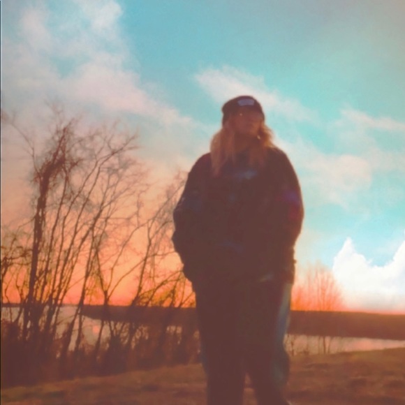 Meet your Posher, Realynn :) - Picture 6 of 7